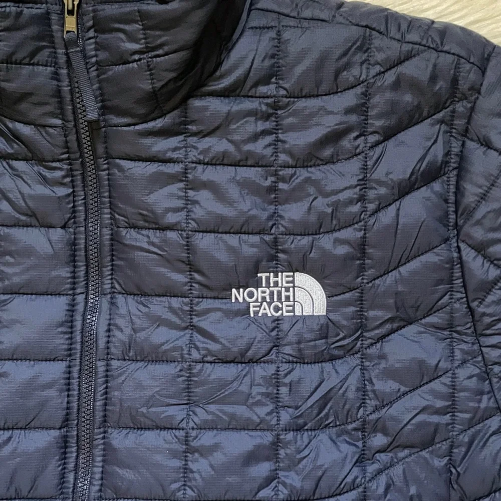 The North Face Men’s ThermoBall Eco Navy Jacket - Picture 3 of 9